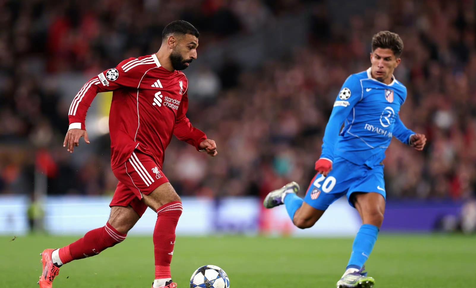 官网登录入口包含多特蒙德训练开放日,赛后绝杀压哨引欢呼,欧冠在即,临场指挥获称赞的词条